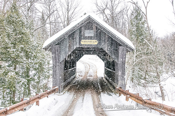 DP_NWG-316 Emilys Bridge with Falling Snow